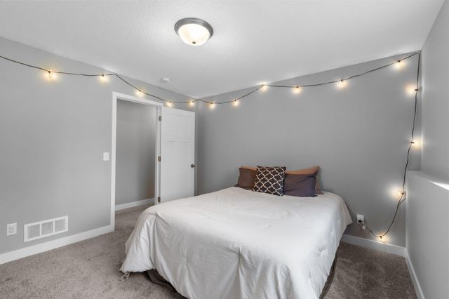 1851 102nd Avenue NW, Coon Rapids, MN 55433