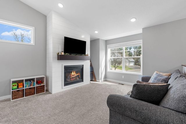 1851 102nd Avenue NW, Coon Rapids, MN 55433