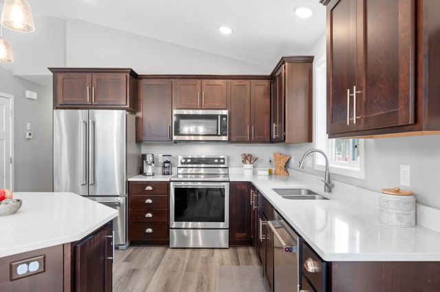 1851 102nd Avenue NW, Coon Rapids, MN 55433