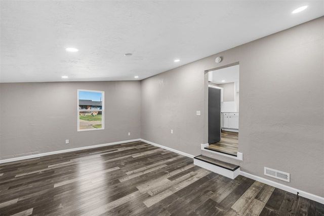 1705 NW 44th St, Lawton, OK 73505