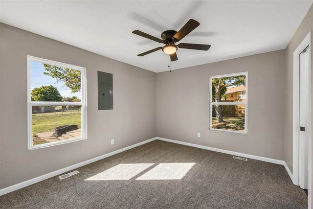 1705 NW 44th St, Lawton, OK 73505