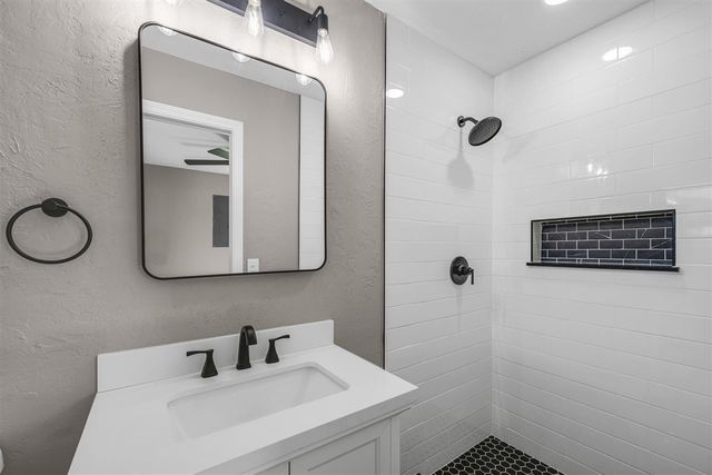 1705 NW 44th St, Lawton, OK 73505