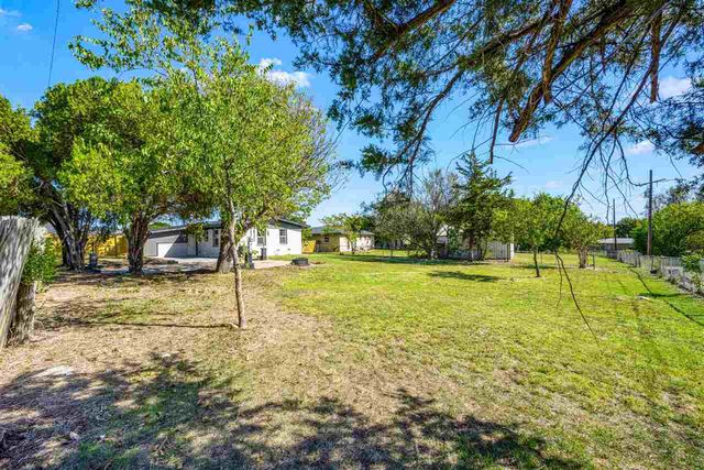 1705 NW 44th St, Lawton, OK 73505