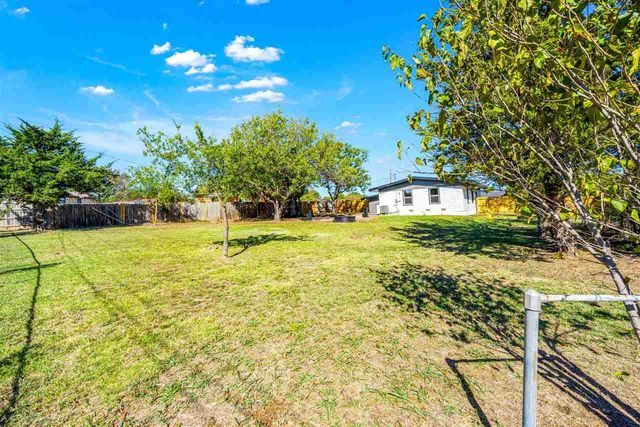 1705 NW 44th St, Lawton, OK 73505