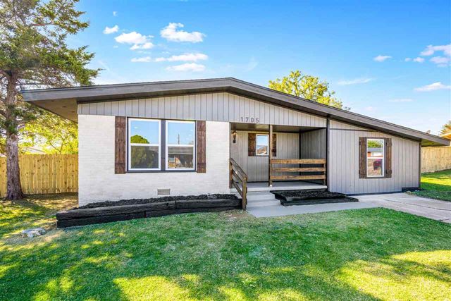 1705 NW 44th St, Lawton, OK 73505