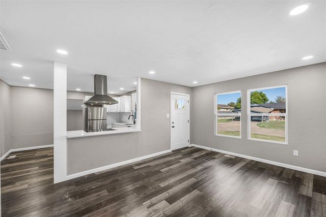 1705 NW 44th St, Lawton, OK 73505