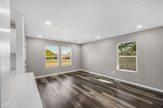 1705 NW 44th St, Lawton, OK 73505