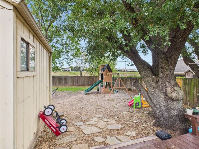 2504 Arbor Drive, Bryan, TX 77802