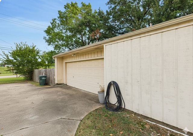2504 Arbor Drive, Bryan, TX 77802