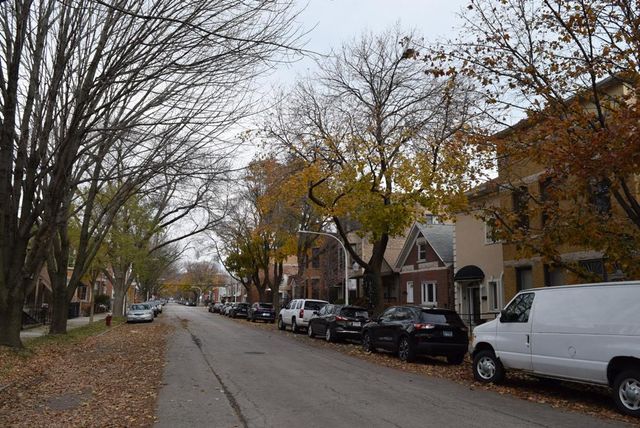 3240 S Parnell Avenue, Chicago, IL 60616