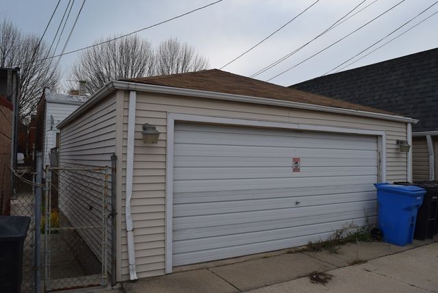 3240 S Parnell Avenue, Chicago, IL 60616