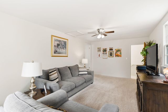 1639 HIGHRIDGE CIR, Columbia, MO 65203