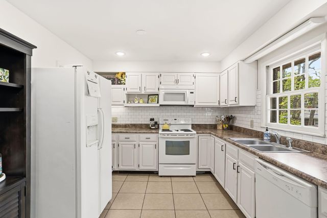 1639 HIGHRIDGE CIR, Columbia, MO 65203