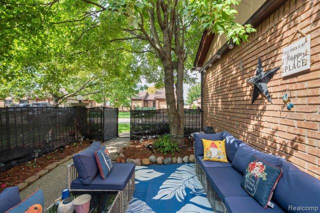 27867 Addelia Street, Warren, MI 48093