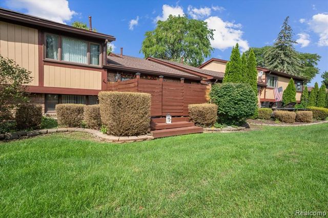 27867 Addelia Street, Warren, MI 48093