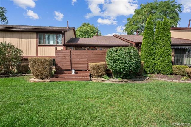 27867 Addelia Street, Warren, MI 48093