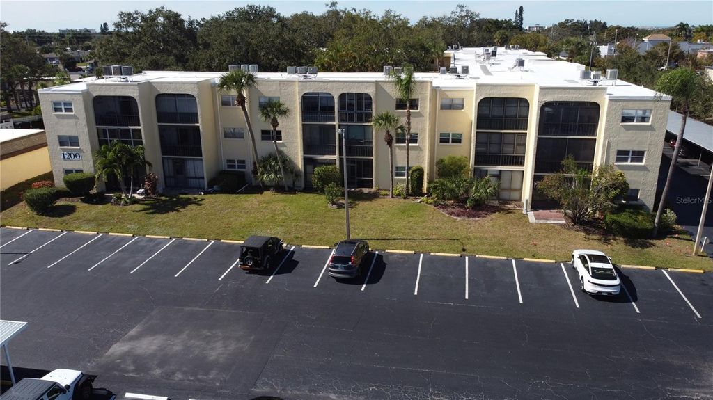 11485 OAKHURST ROAD 1200-111, Largo, FL 33774