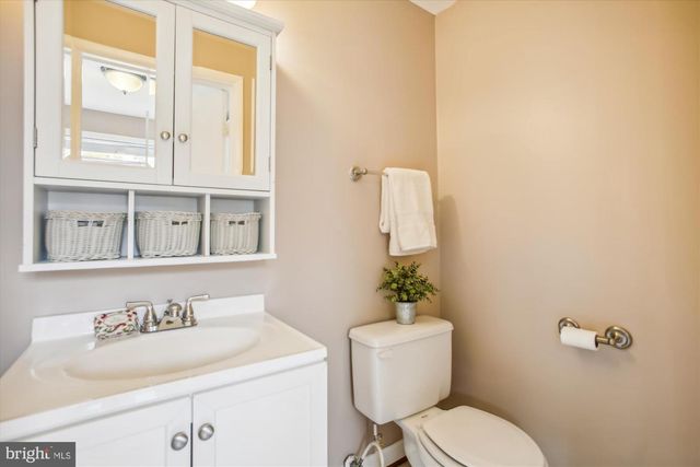 5519 WHITFIELD CT, Fairfax, VA 22032