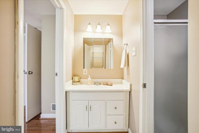 5519 WHITFIELD CT, Fairfax, VA 22032