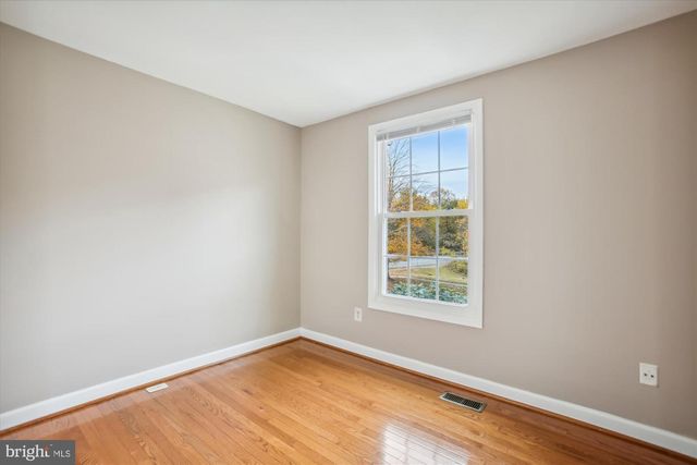 5519 WHITFIELD CT, Fairfax, VA 22032