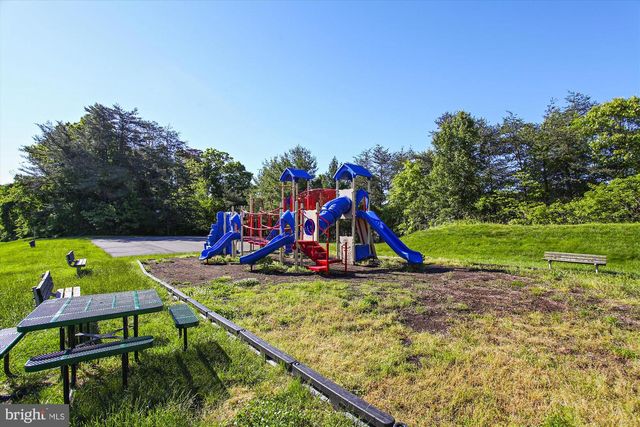 5519 WHITFIELD CT, Fairfax, VA 22032