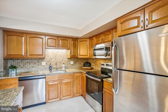 5519 WHITFIELD CT, Fairfax, VA 22032
