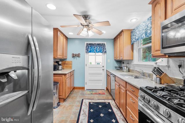 2589 RADCLIFFE RD, Broomall, PA 19008