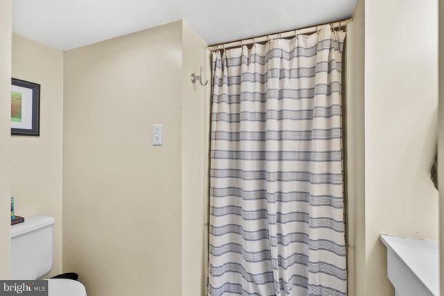 2589 RADCLIFFE RD, Broomall, PA 19008