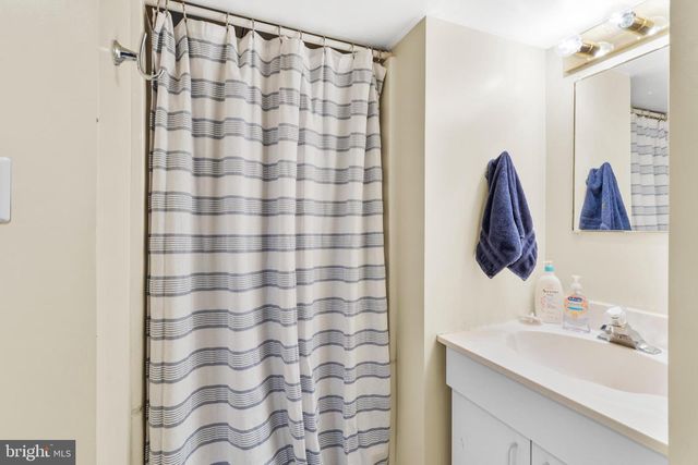 2589 RADCLIFFE RD, Broomall, PA 19008
