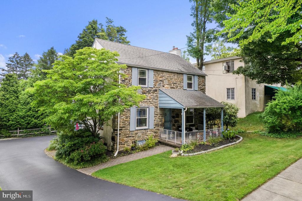2589 RADCLIFFE RD, Broomall, PA 19008