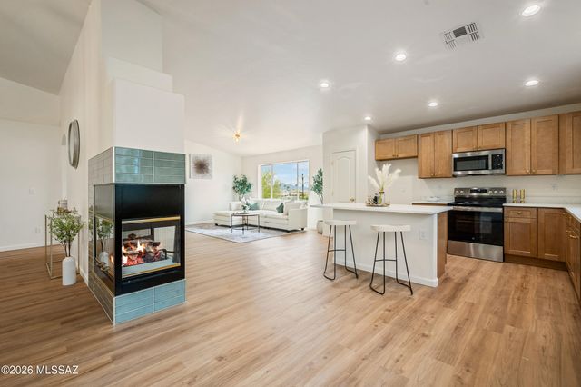 1054 W Squawbush Court, Tucson, AZ 85737