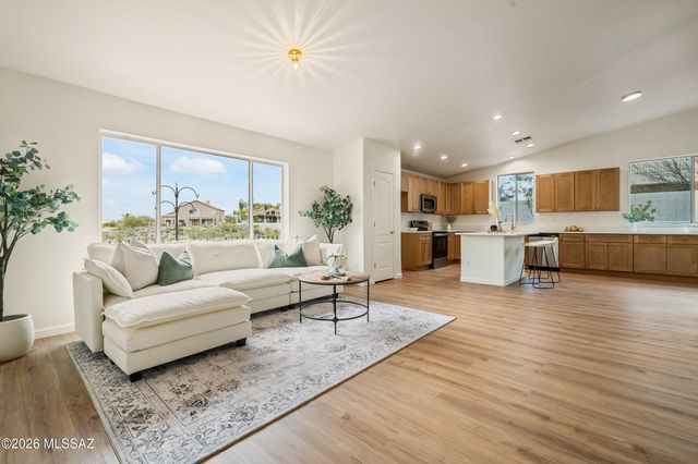 1054 W Squawbush Court, Tucson, AZ 85737