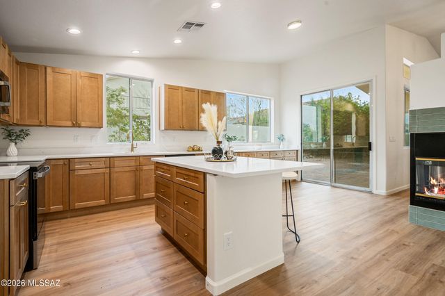 1054 W Squawbush Court, Tucson, AZ 85737