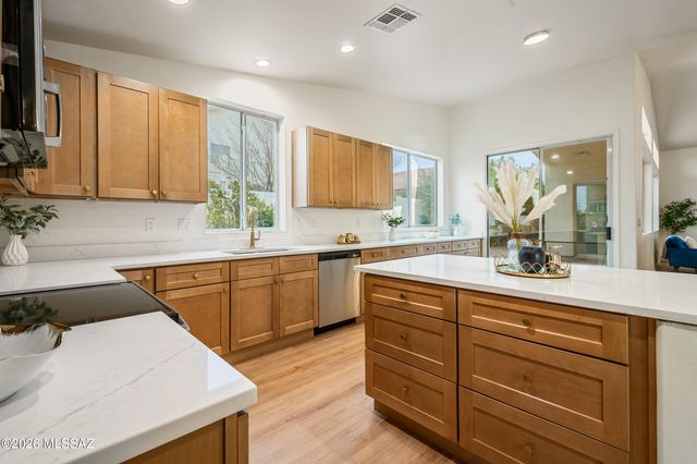 1054 W Squawbush Court, Tucson, AZ 85737