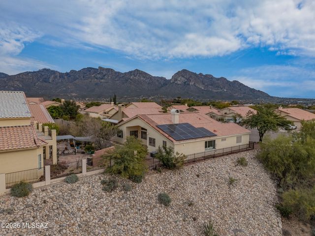 1054 W Squawbush Court, Tucson, AZ 85737
