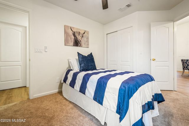 1054 W Squawbush Court, Tucson, AZ 85737