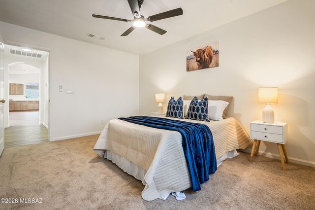 1054 W Squawbush Court, Tucson, AZ 85737