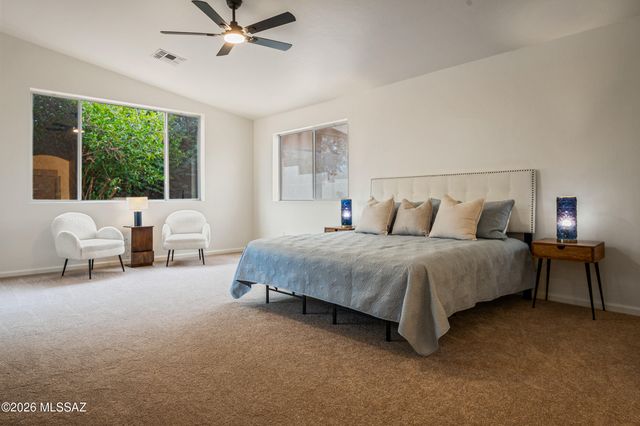 1054 W Squawbush Court, Tucson, AZ 85737