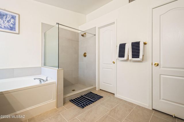 1054 W Squawbush Court, Tucson, AZ 85737