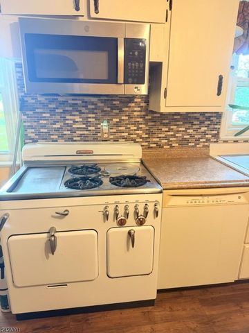 322 CEDAR GROVE LANE, Franklin Twp., NJ 08873