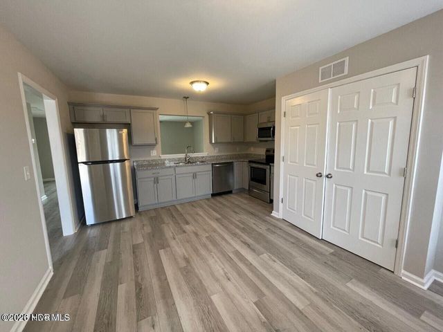 3905 Junipine Court B, Winterville, NC 28590