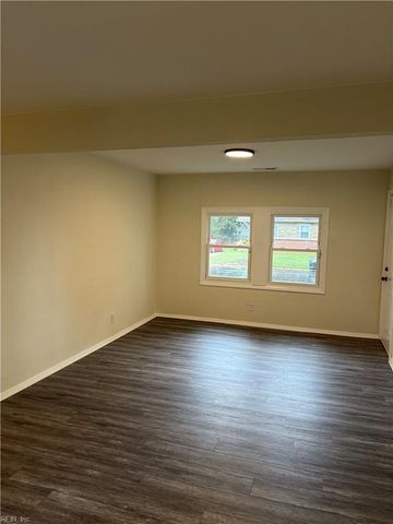 125 Carol LN, Portsmouth, VA 23701