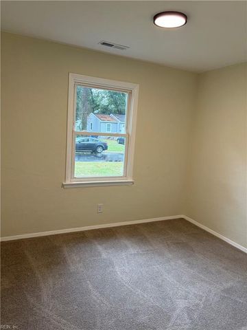 125 Carol LN, Portsmouth, VA 23701