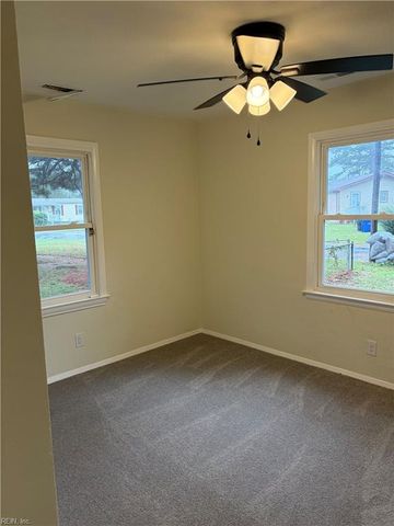 125 Carol LN, Portsmouth, VA 23701