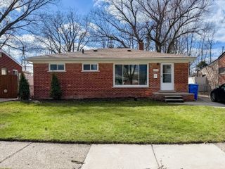 22203 Logue Avenue, Warren, MI 48091