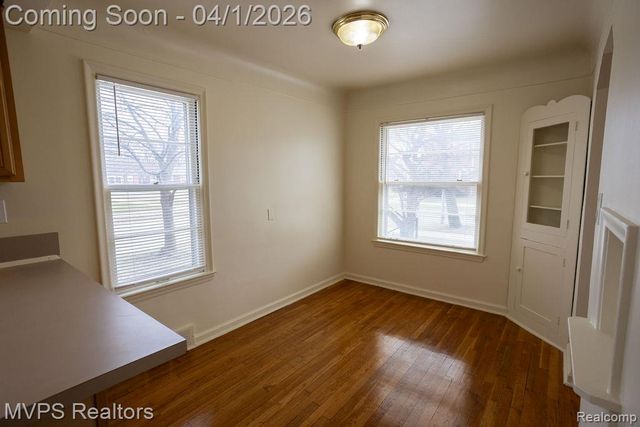 21465 Bournemouth Street, Harper Woods, MI 48225