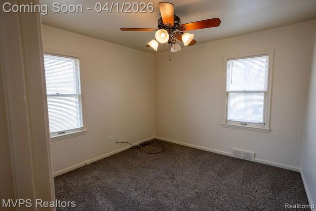 21465 Bournemouth Street, Harper Woods, MI 48225