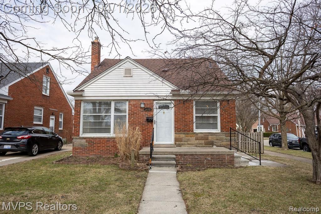 21465 Bournemouth Street, Harper Woods, MI 48225