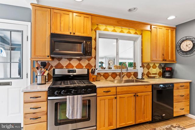 147 SALEM CHURCH RD, Mechanicsburg, PA 17050