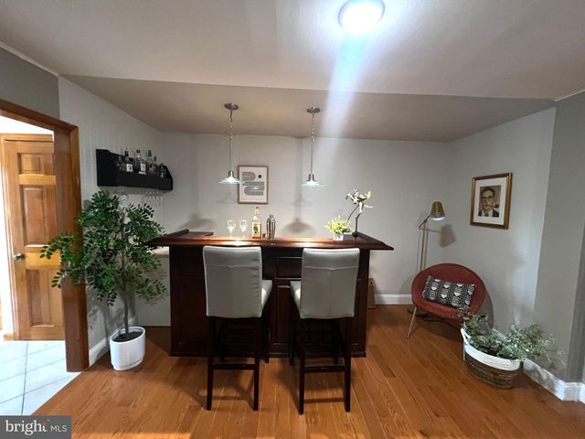 2 THORNHILL RD, Cherry Hill, NJ 08003